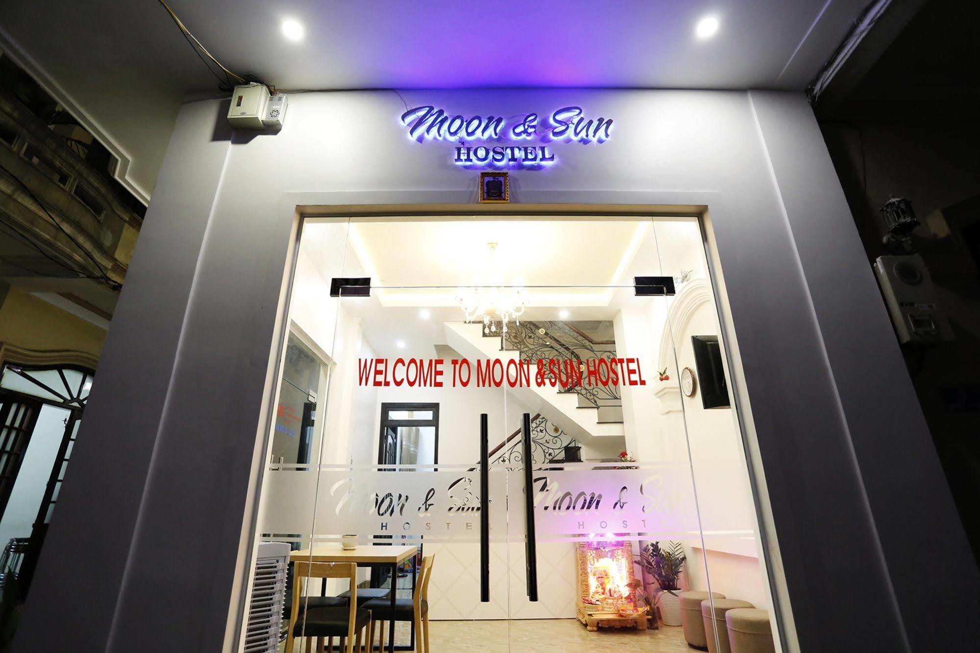 Moon & Sun Hotel Hue Exterior photo