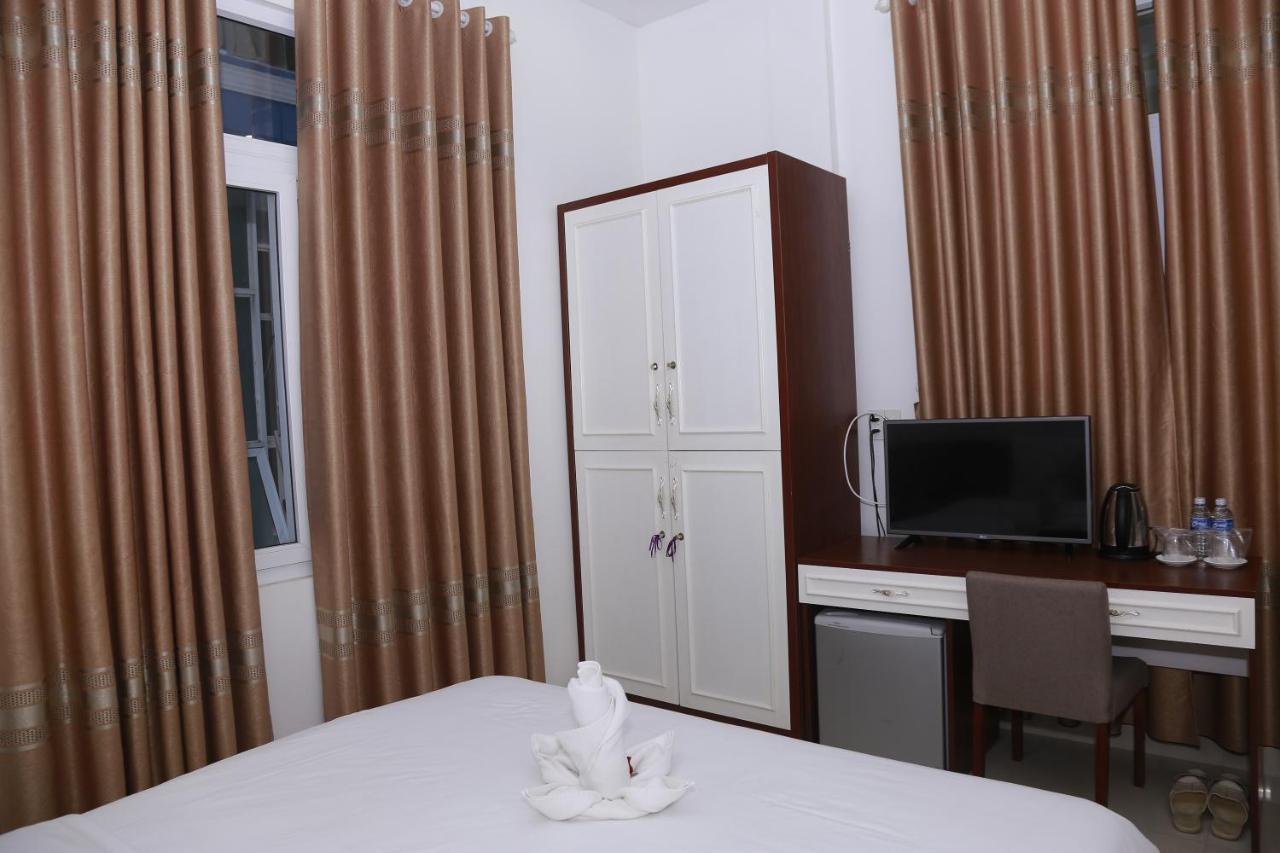 Moon & Sun Hotel Hue Exterior photo