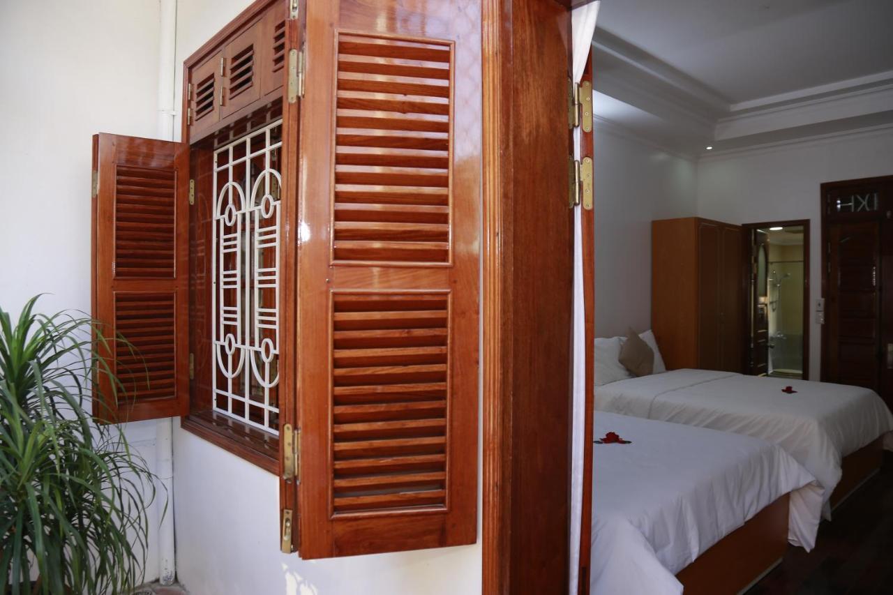 Moon & Sun Hotel Hue Exterior photo
